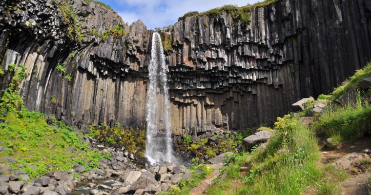 Der Svartifoss und seine Felsformation